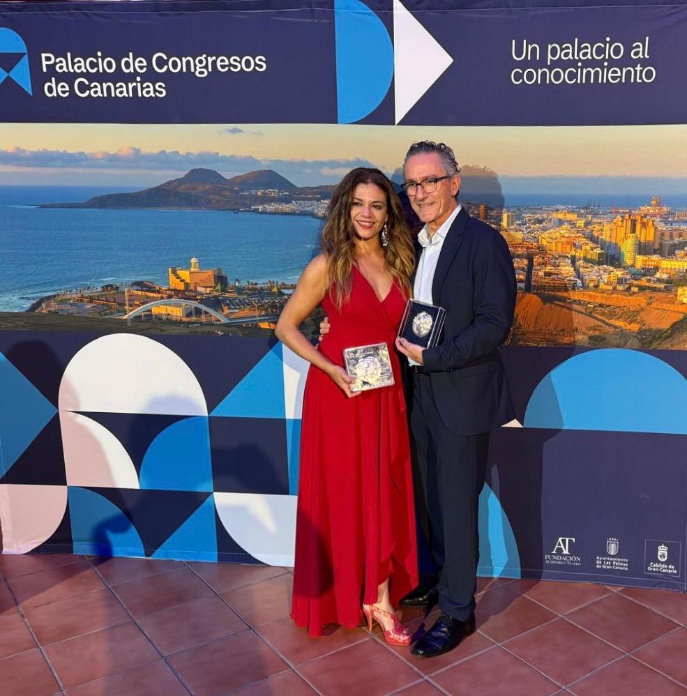 Reconocimiento a los comités organizadres del congreso seen seneo 2025